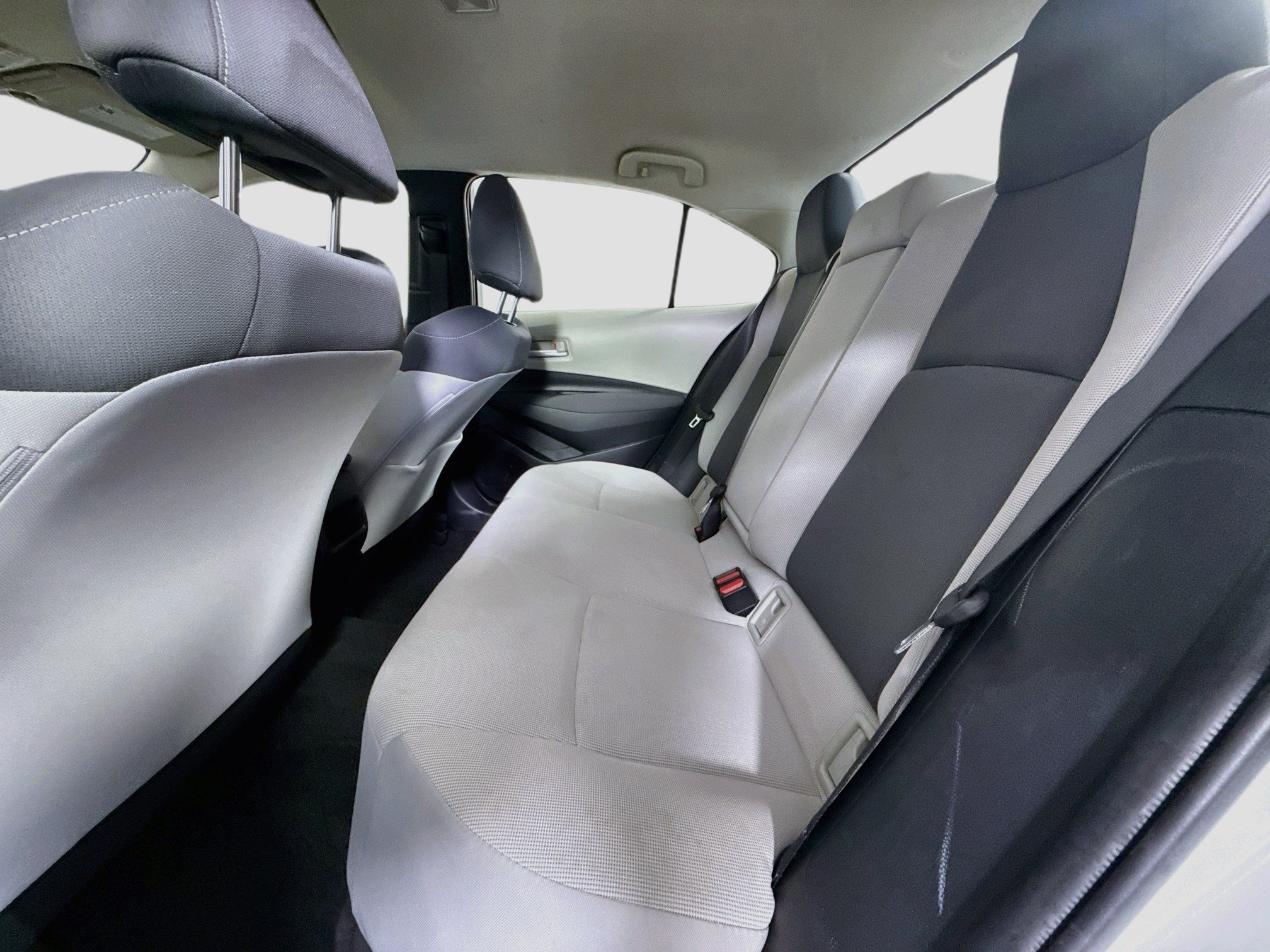 Used 2021 Toyota Corolla LE w/ LE Convenience Package FWD image 25