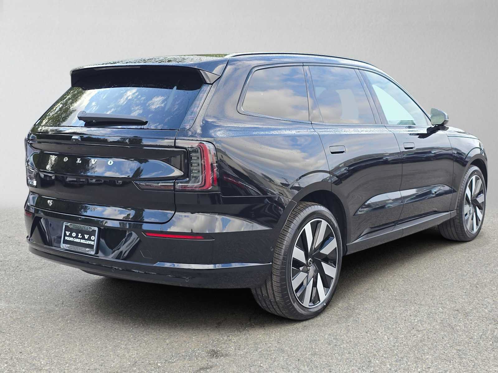 New 2026 Volvo EX90 Ultra AWD/4WD image 3