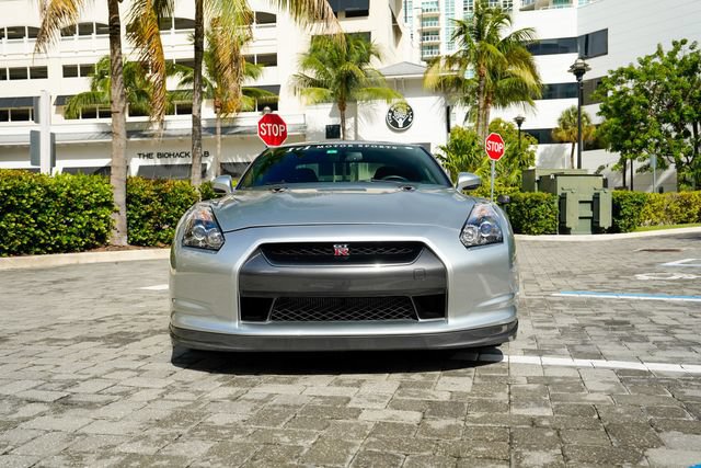 Used 2010 Nissan GT-R Premium AWD/4WD image 4