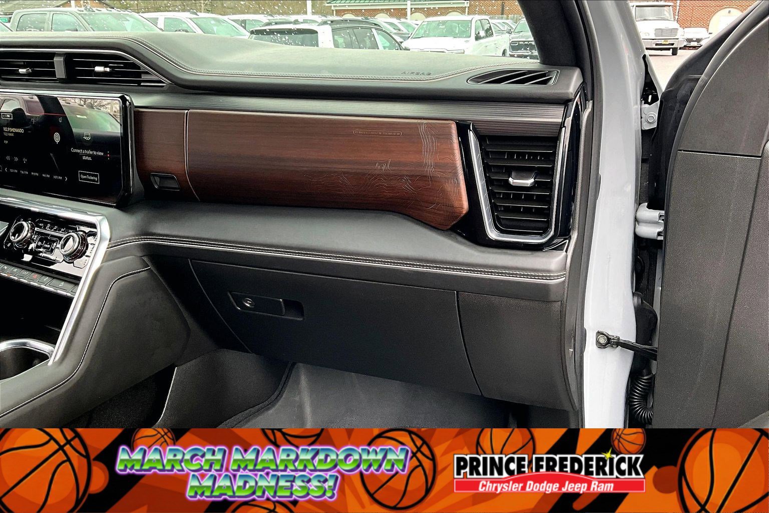 Used 2025 GMC Sierra 1500 Denali Ultimate image 13