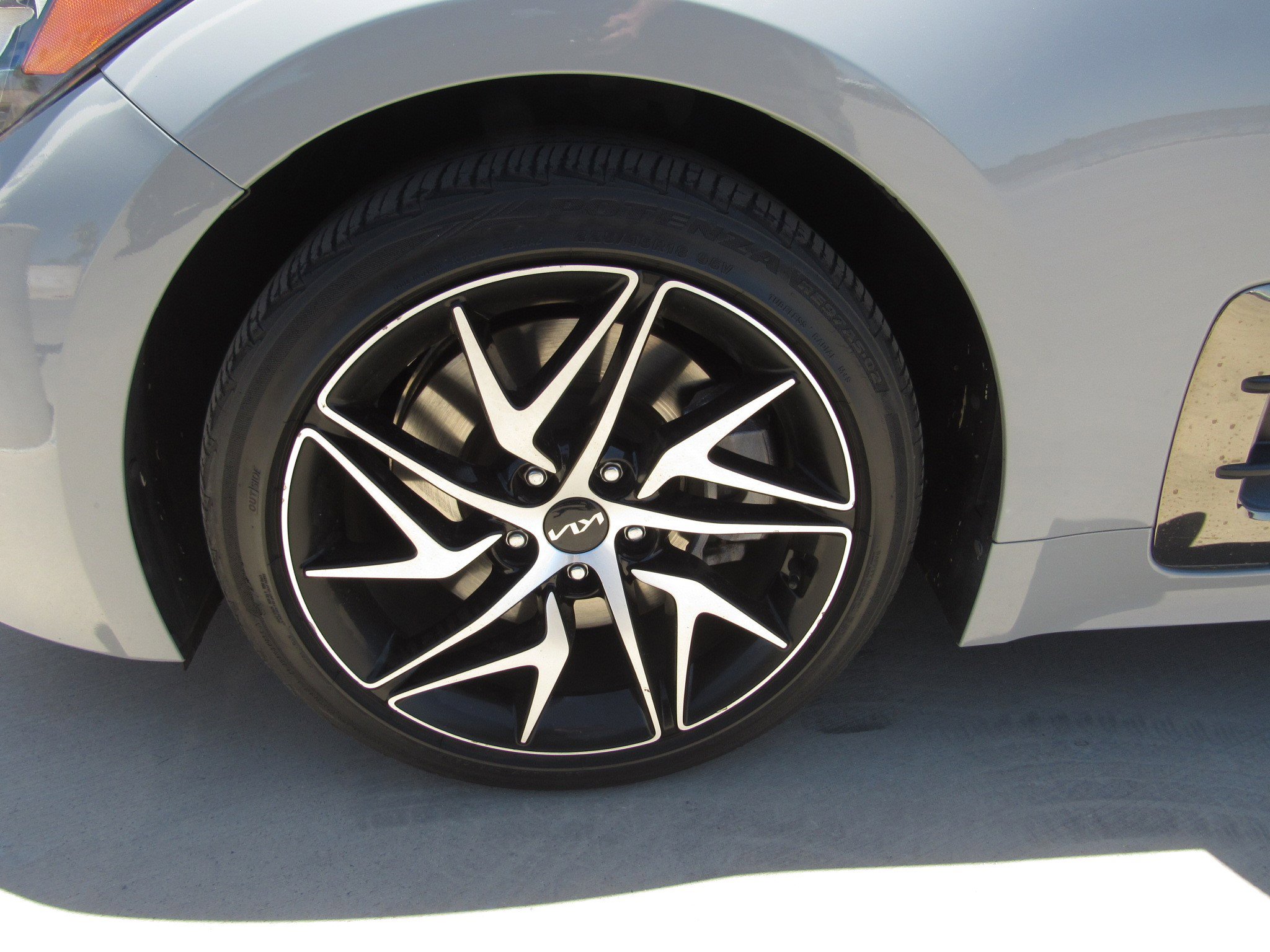 Used 2022 Kia Stinger GT-Line w/ Sun & Sound Package RWD image 5