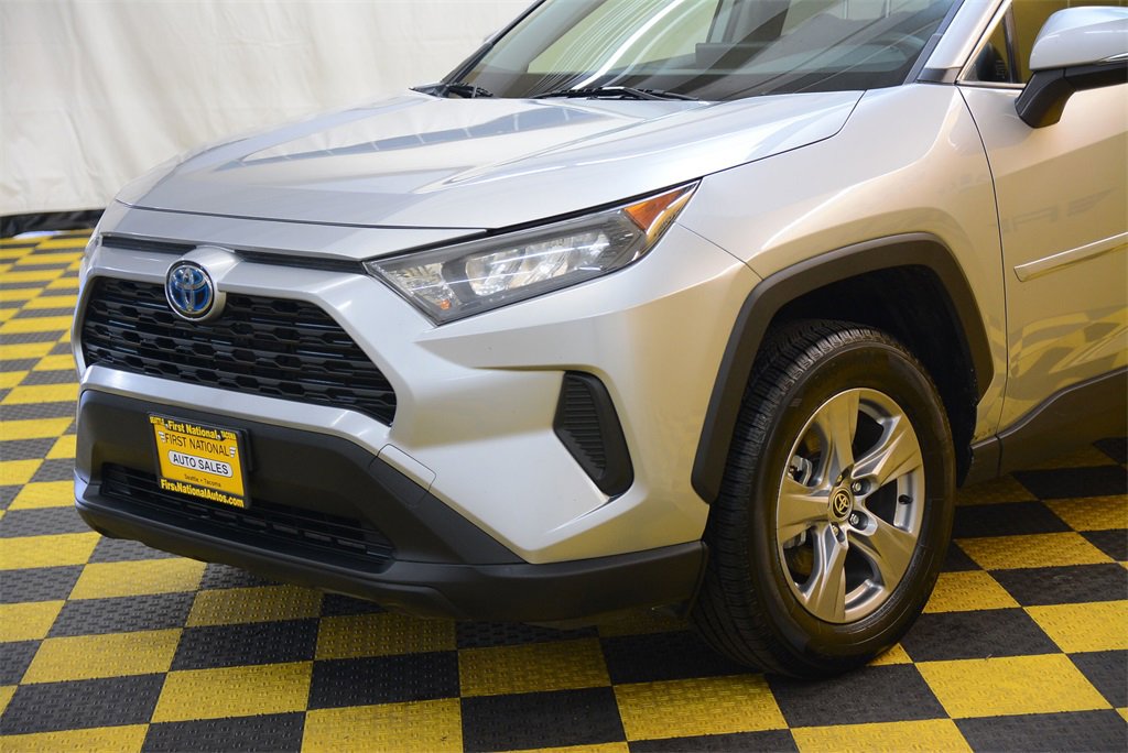 Used 2022 Toyota RAV4 LE image 5