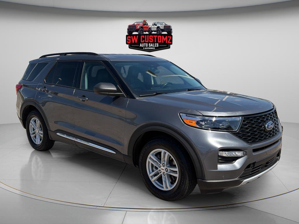 Used 2024 Ford Explorer XLT w/ Equipment Group 202A image 1