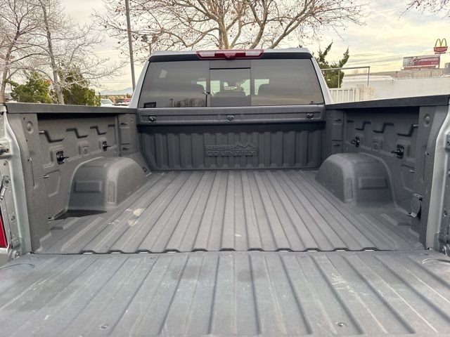 Used 2021 Chevrolet Silverado 1500 High Country w/ Technology Package image 11