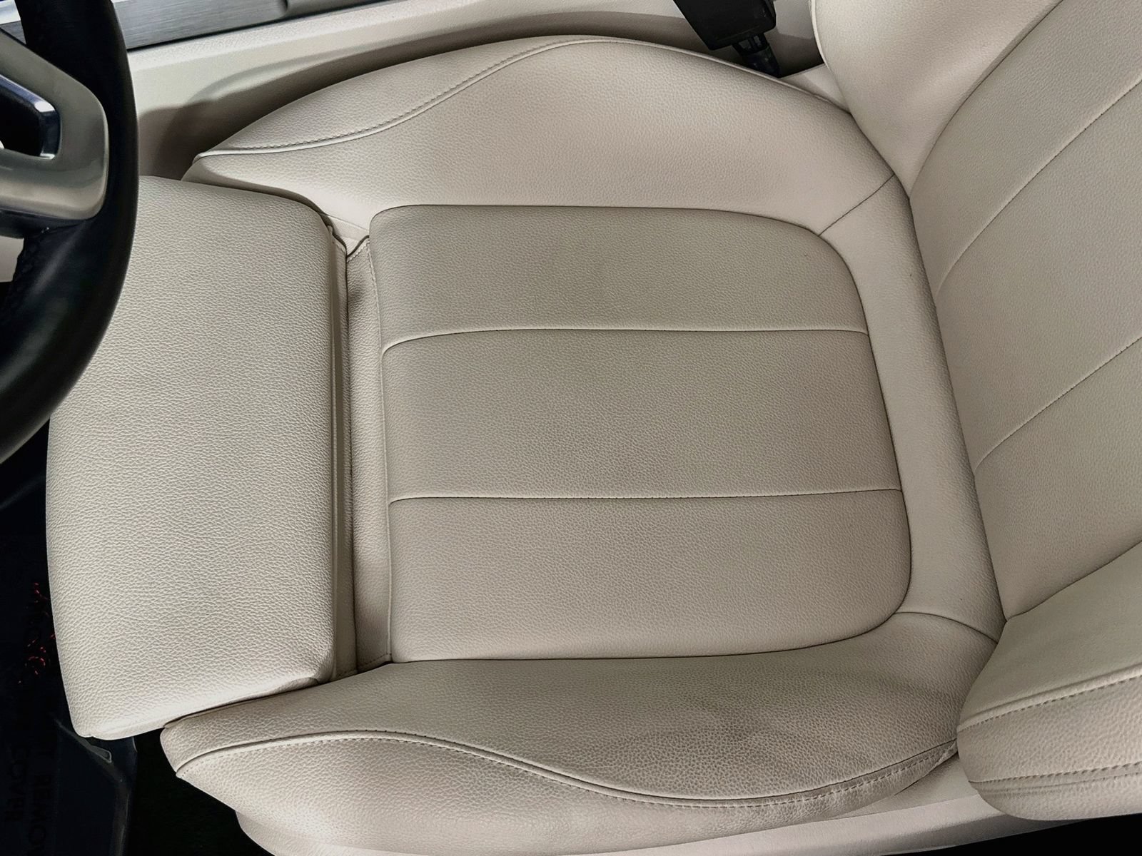 Used 2023 Mercedes-Benz EQB 300 4MATIC w/ Exclusive Package image 20