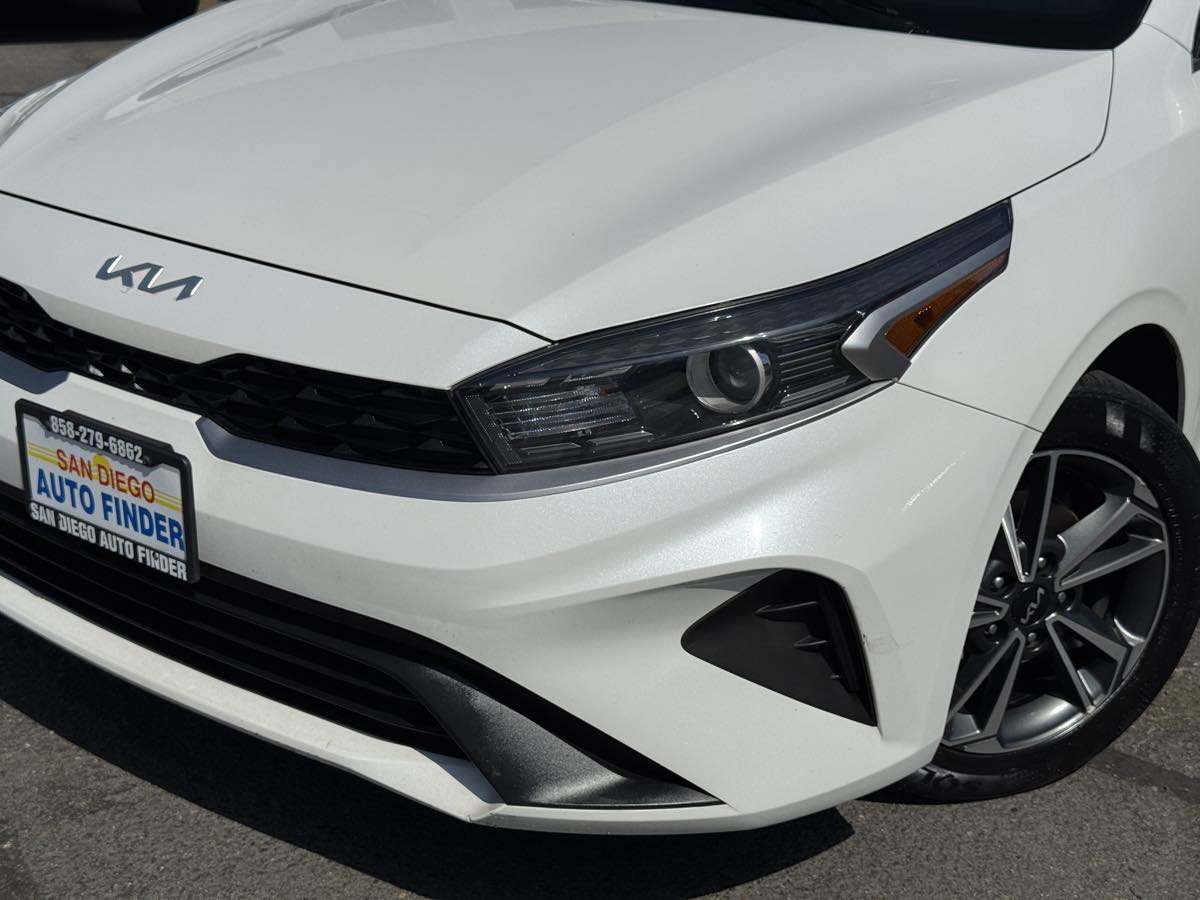 Used 2023 Kia Forte LXS FWD image 3