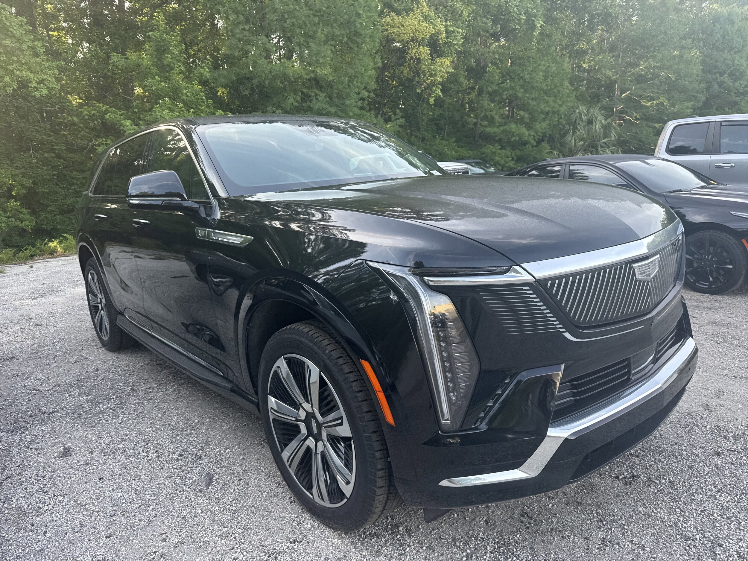 Certified 2025 Cadillac Escalade IQ Luxury 2 w/ LPO, Premium Carpet Package AWD/4WD image 2