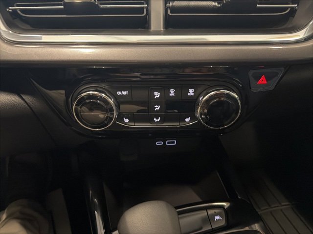 Used 2025 Chevrolet Trax ACTIV w/ Driver Confidence Package image 24