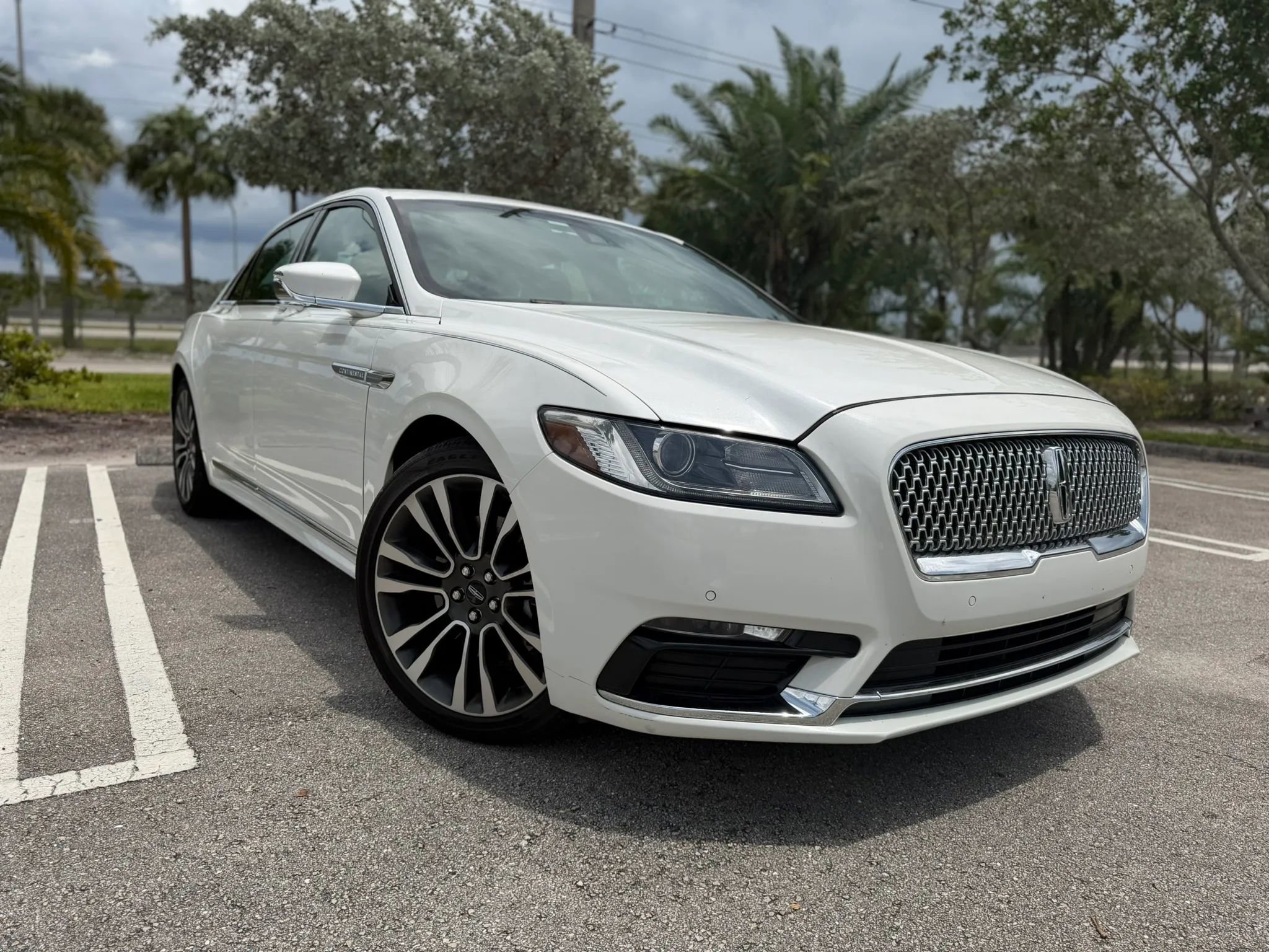 Used 2020 Lincoln Continental AWD w/ Premium Package image 1