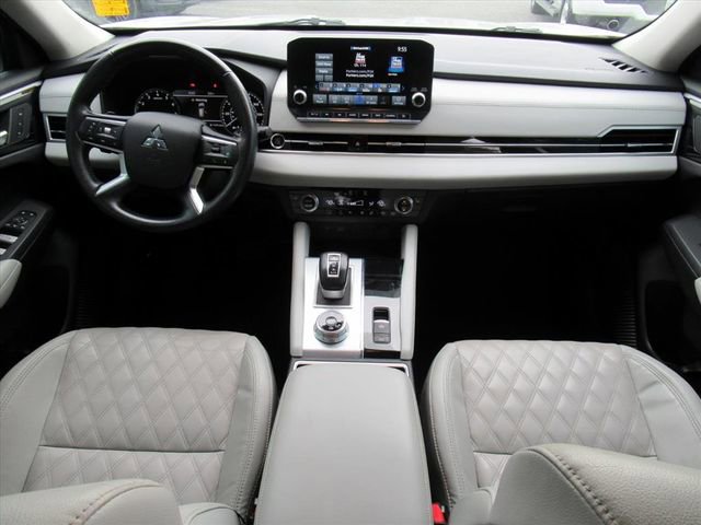 Used 2022 Mitsubishi Outlander SEL image 12
