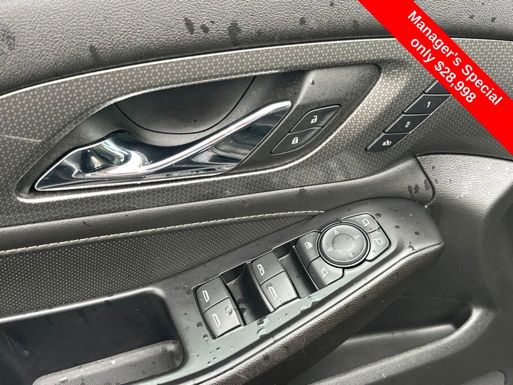 Used 2023 Chevrolet Traverse Premier image 13