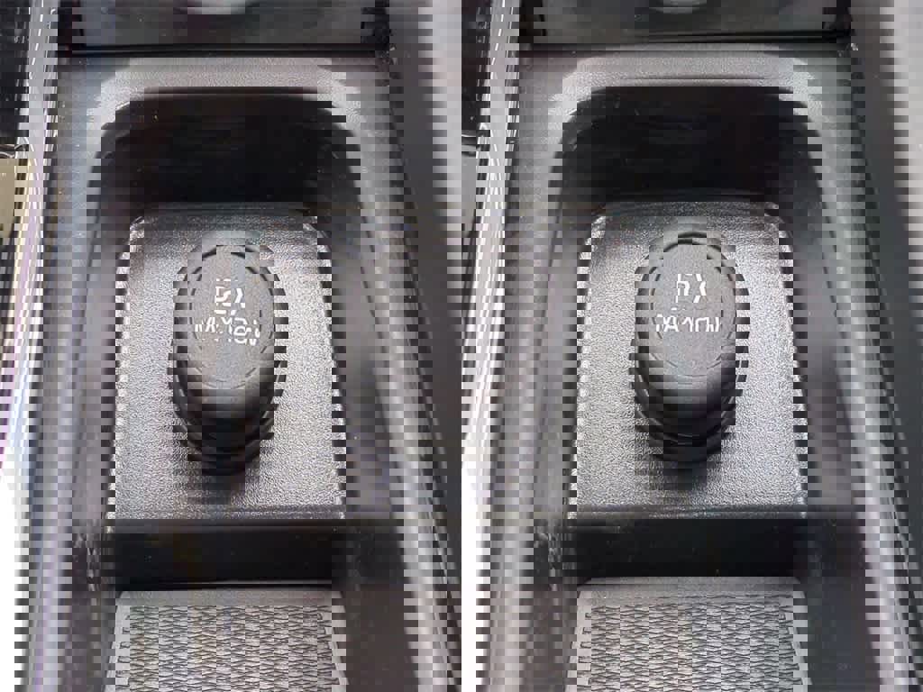 New 2026 Volvo V60 B5 Cross Country Ultra w/ Protection Package Premier image 32