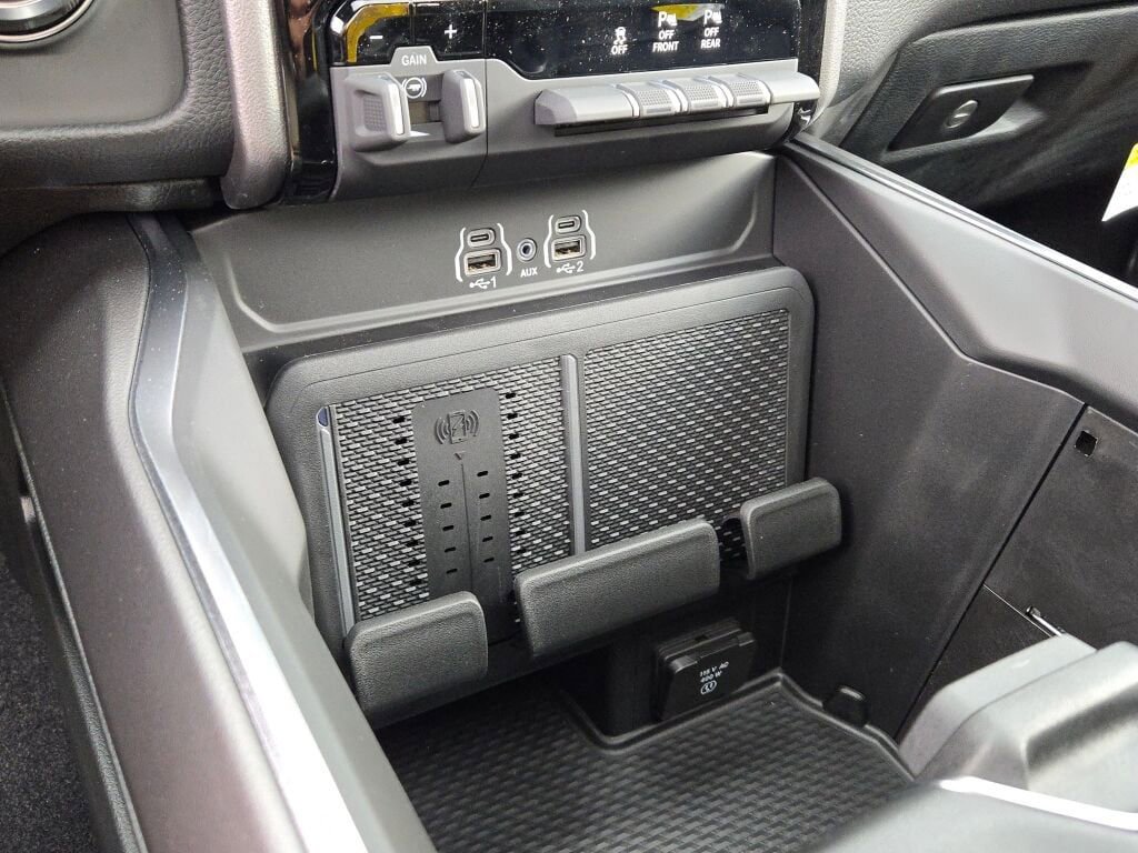 New 2026 RAM 1500 4x4 Crew Cab image 26