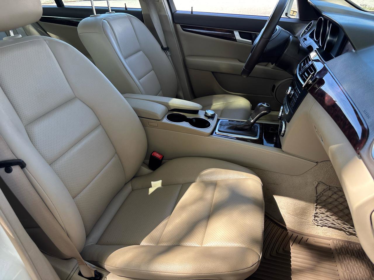 Used 2014 Mercedes-Benz C 250 Sedan image 21