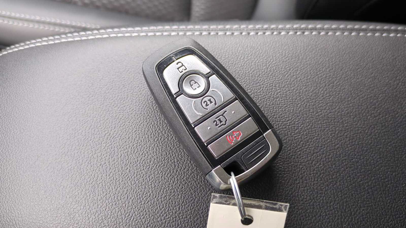 New 2025 Ford Escape SE FWD image 31