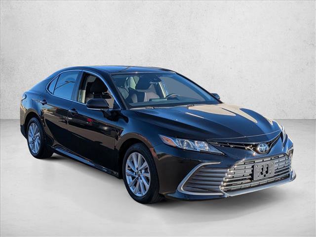 Used 2023 Toyota Camry LE image 3