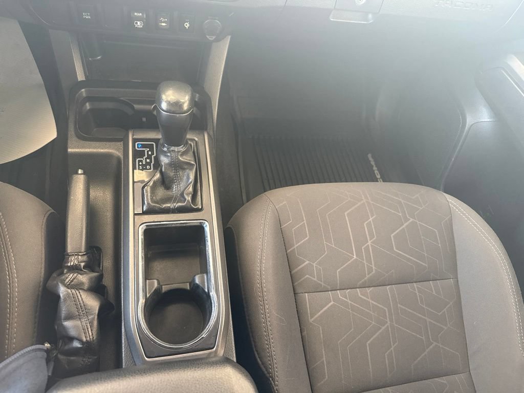 Used 2018 Toyota Tacoma TRD Off-Road AWD/4WD image 23
