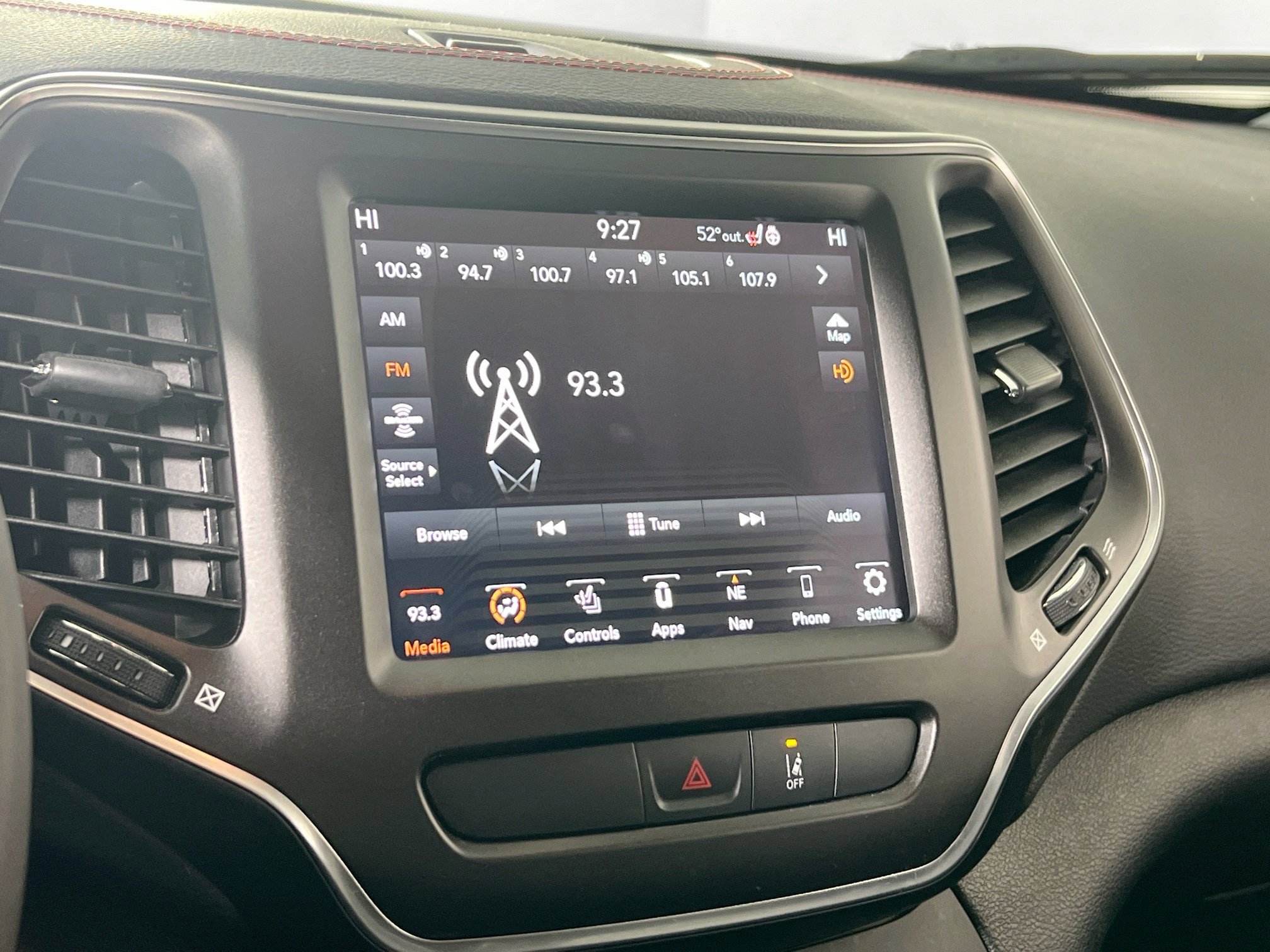 Used 2022 Jeep Cherokee Trailhawk w/ Sun, Sound & Nav Group AWD/4WD image 15