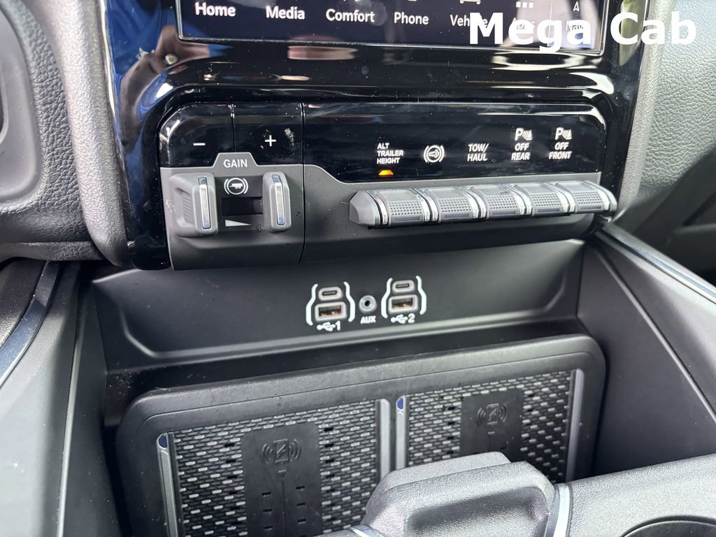 Used 2025 RAM 3500 Laramie w/ Sport Appearance Package image 22