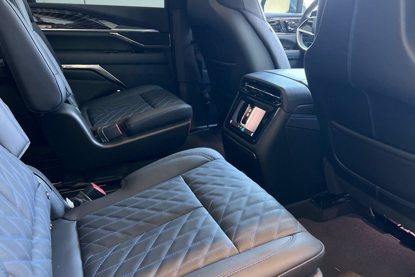 Used 2026 Cadillac Escalade IQL Luxury AWD/4WD image 18