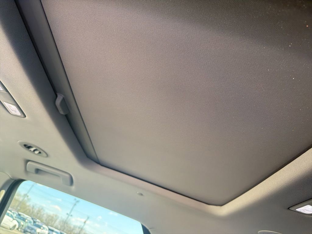 Used 2021 Buick Enclave Premium w/ Sun and Sites Package image 7