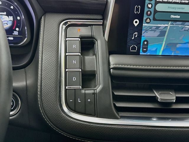 Used 2024 GMC Yukon SLT w/ SLT Luxury Package AWD/4WD image 18