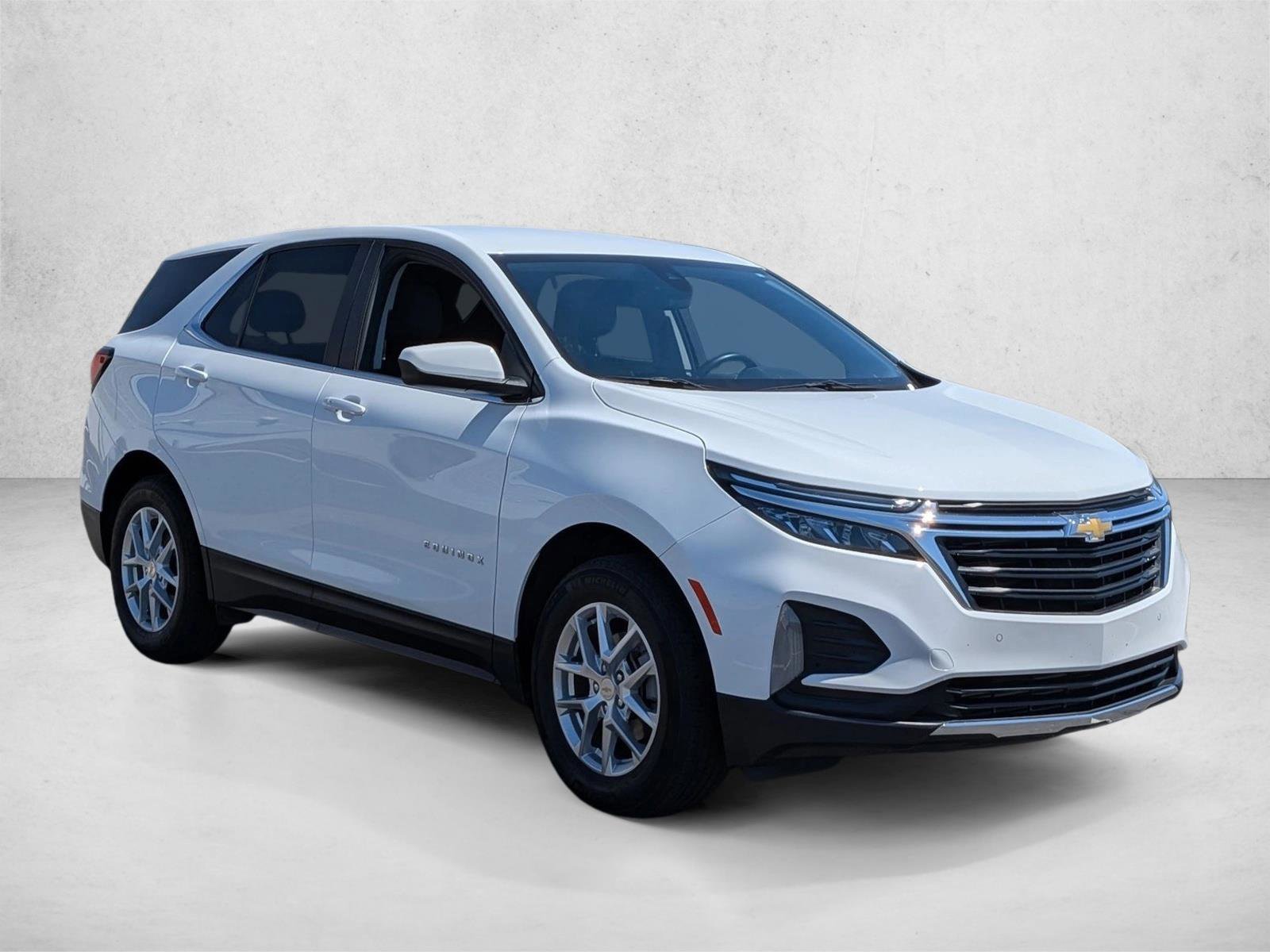Used 2023 Chevrolet Equinox LT FWD image 3
