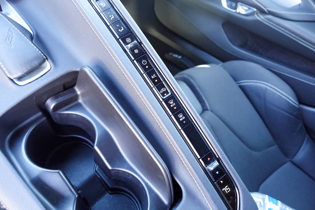 Used 2022 Chevrolet Corvette Stingray Coupe w/ Z51 Performance Package image 31