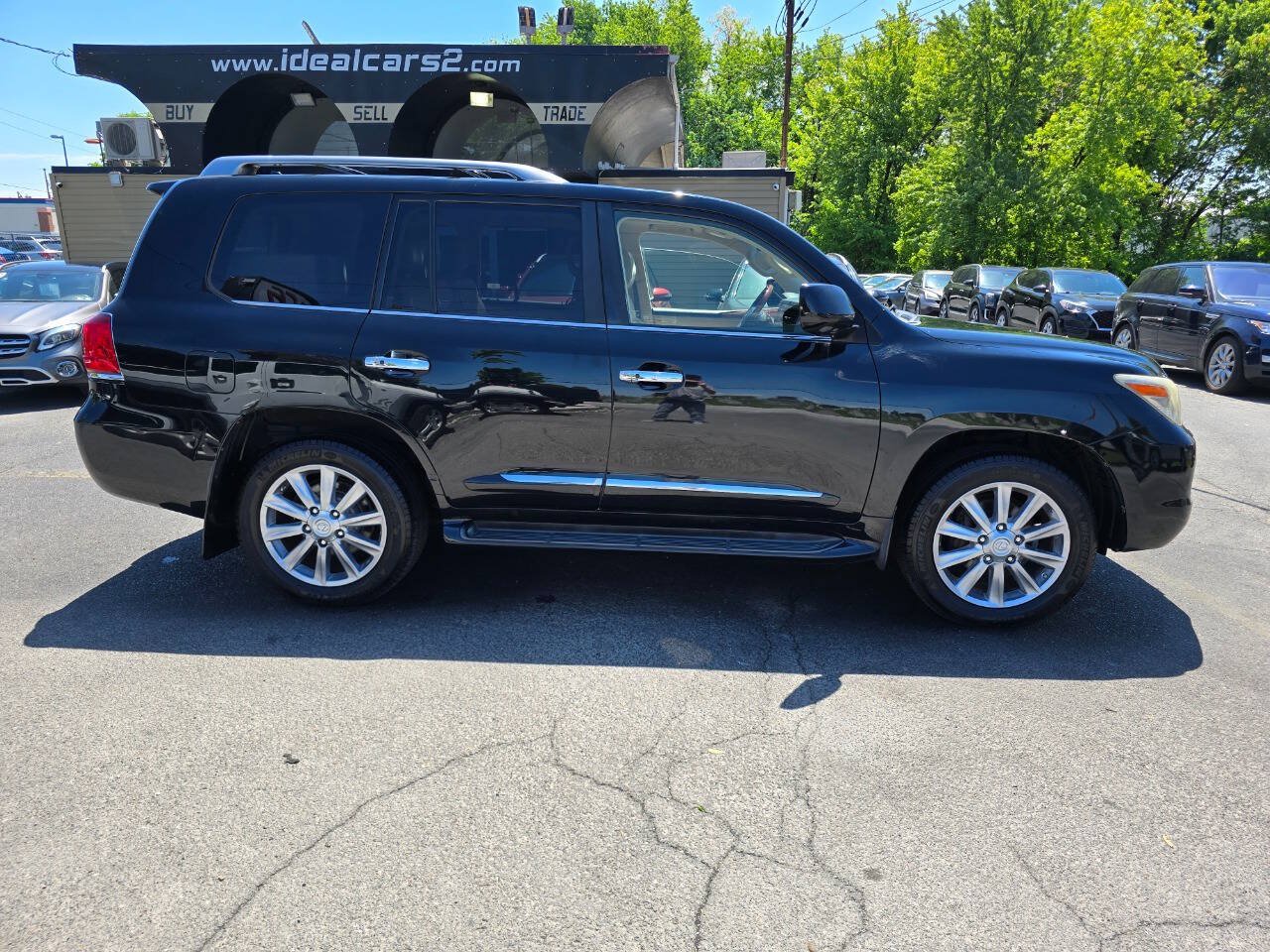 Used 2011 Lexus LX 570 4WD image 2
