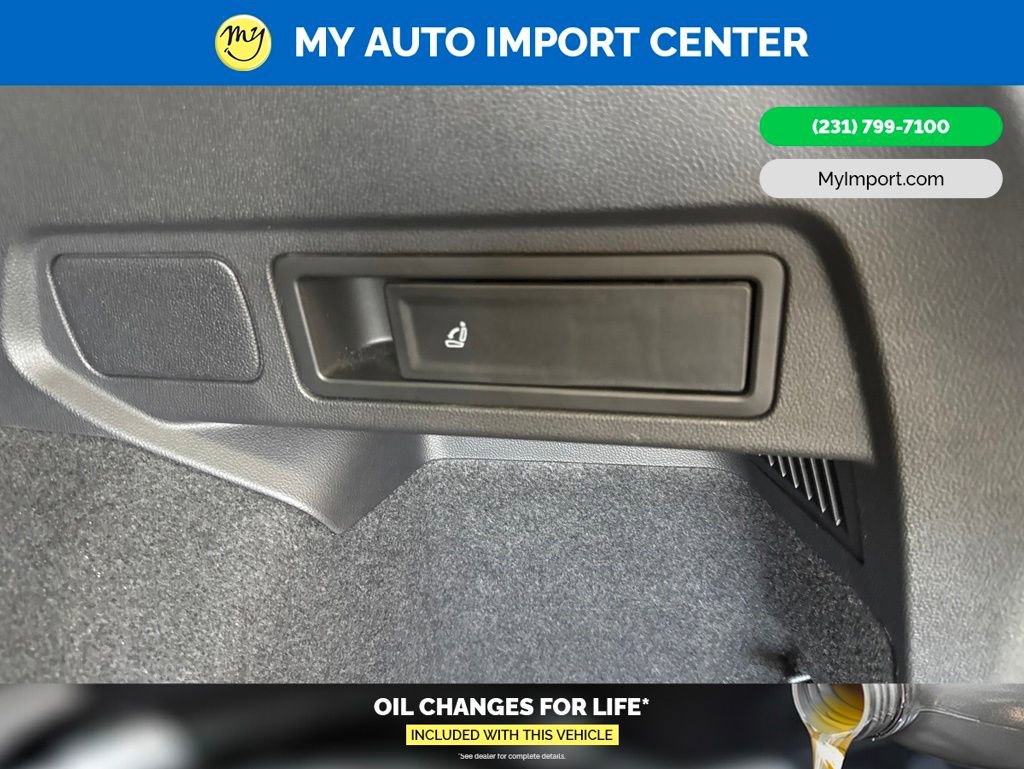 Used 2023 Volkswagen Tiguan SE w/ Panoramic Sunroof Package AWD/4WD image 2