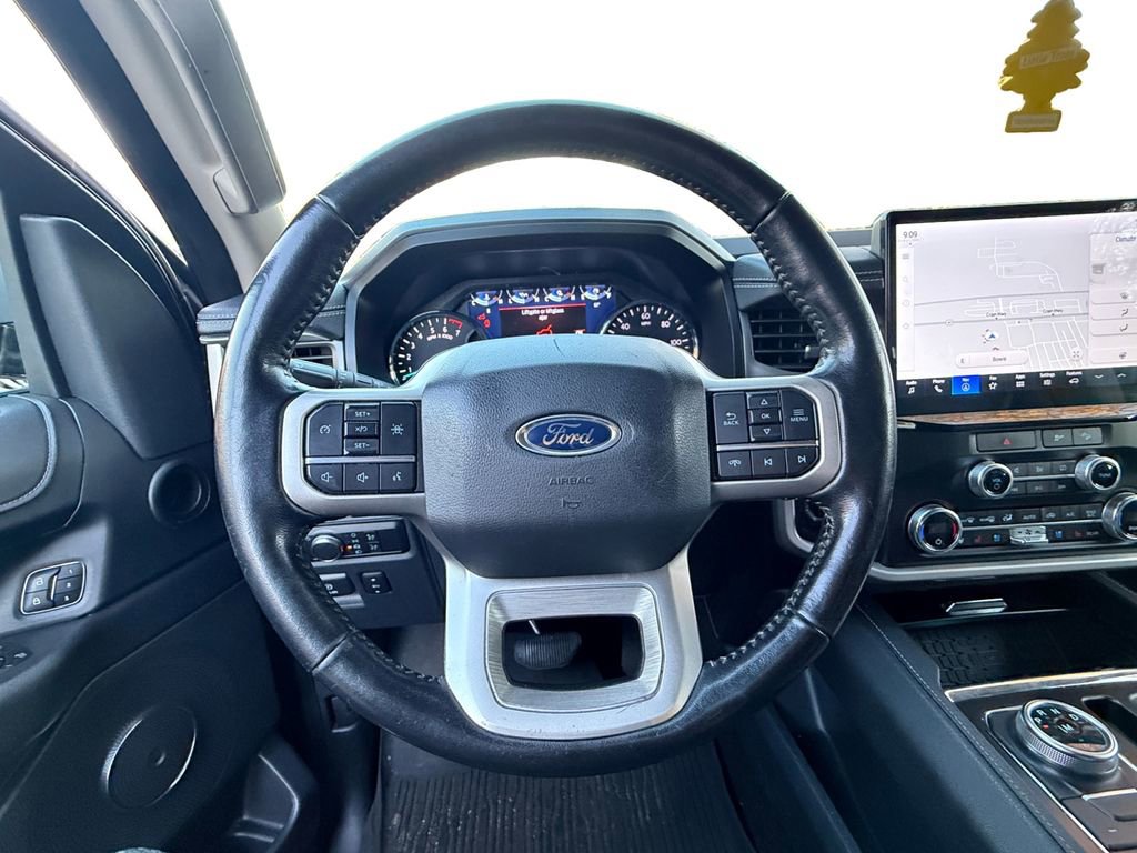 Used 2022 Ford Expedition Max XLT image 12