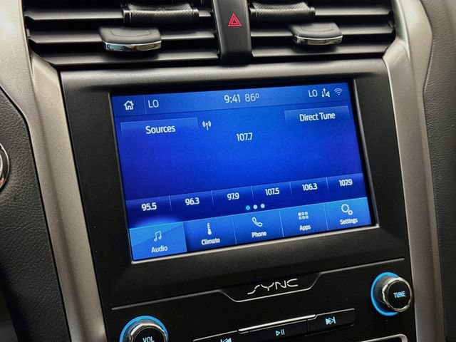 Used 2020 Ford Fusion SE FWD image 14
