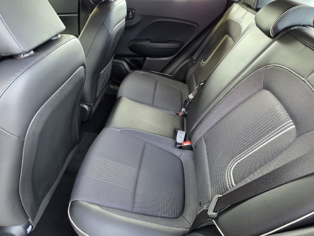 Used 2023 Hyundai Venue Limited w/ Cargo Package FWD image 10
