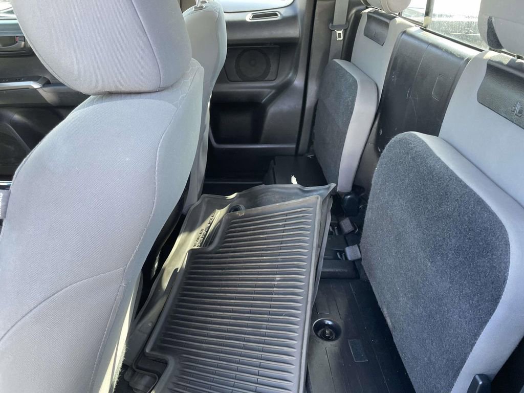 Used 2017 Toyota Tacoma SR5 w/ Tow Package image 21