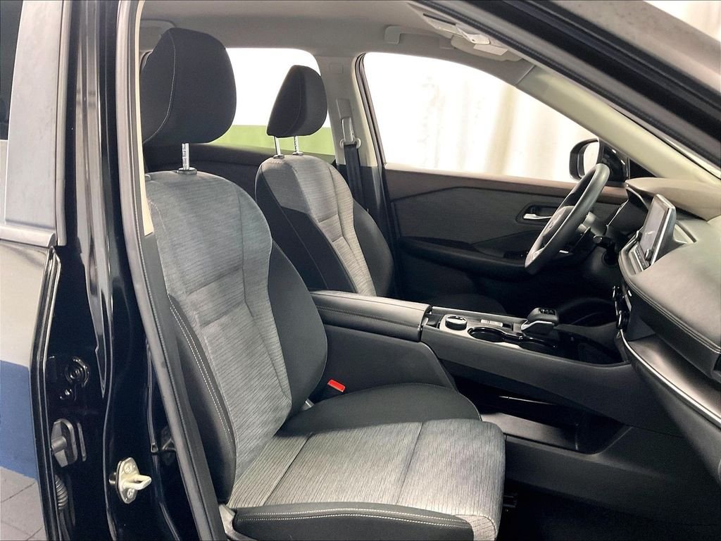 Used 2023 Nissan Rogue SV AWD/4WD image 11