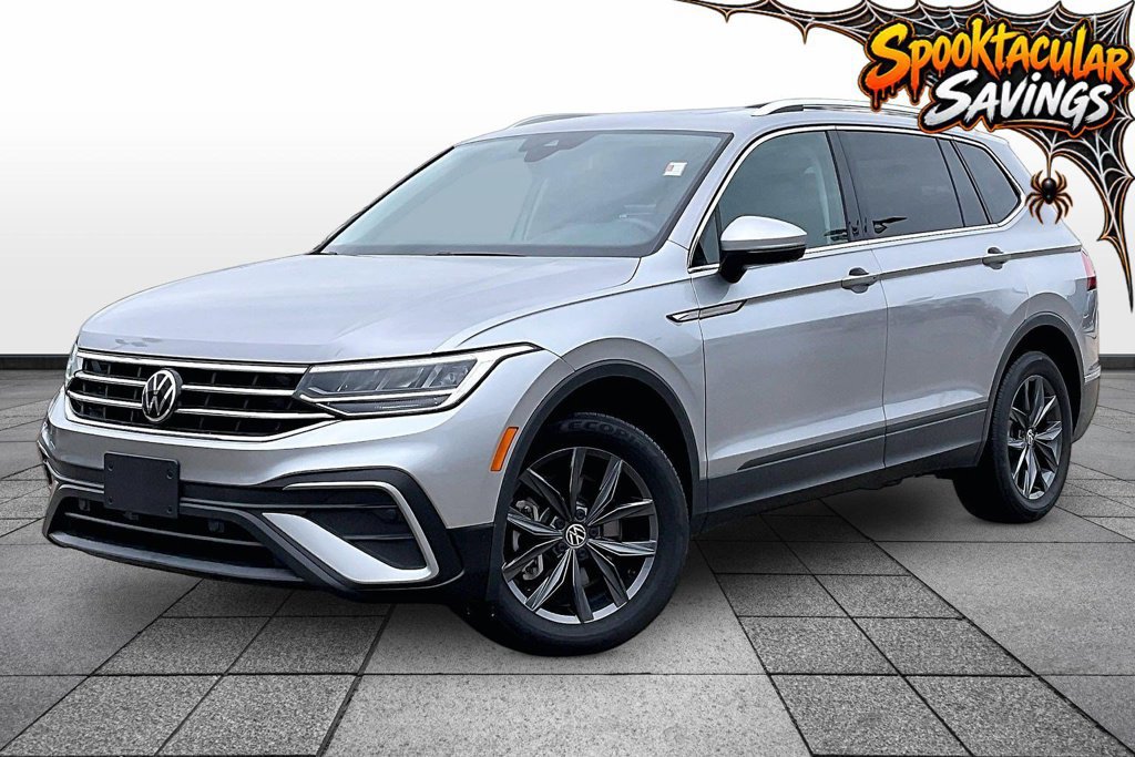Used 2023 Volkswagen Tiguan SE w/ Panoramic Sunroof Package