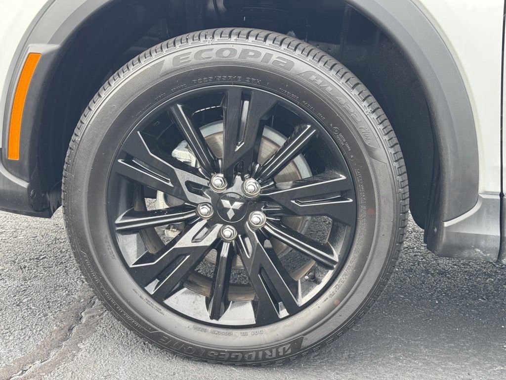 Used 2024 Mitsubishi Eclipse Cross LE image 9