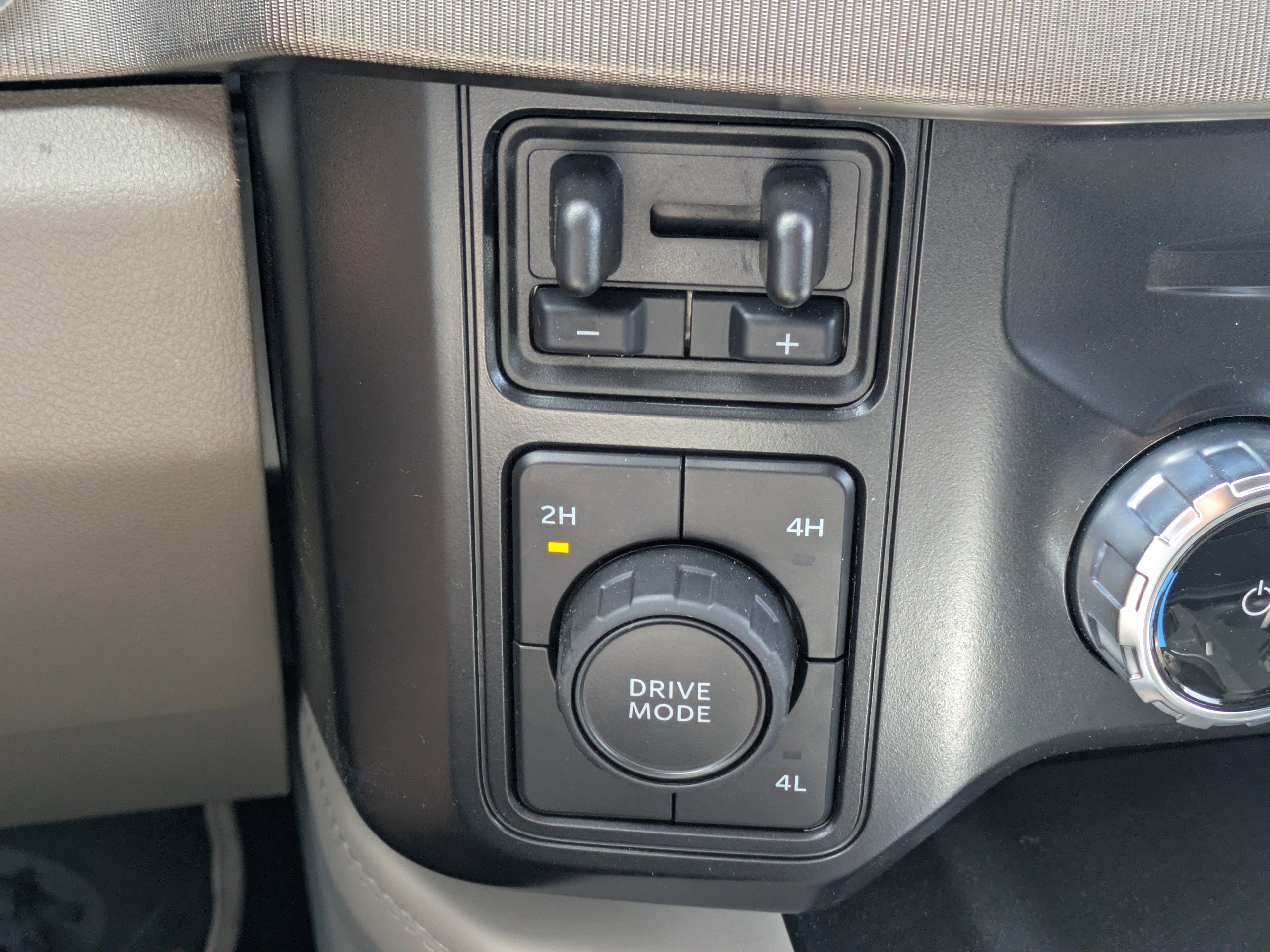 Used 2026 Ford F450 Platinum w/ Platinum Plus Package image 31