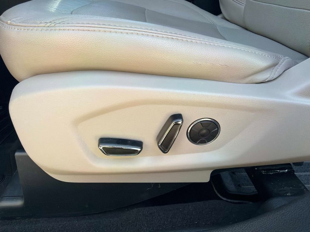 Used 2018 Ford Explorer Limited w/ Equipment Group 301A image 21