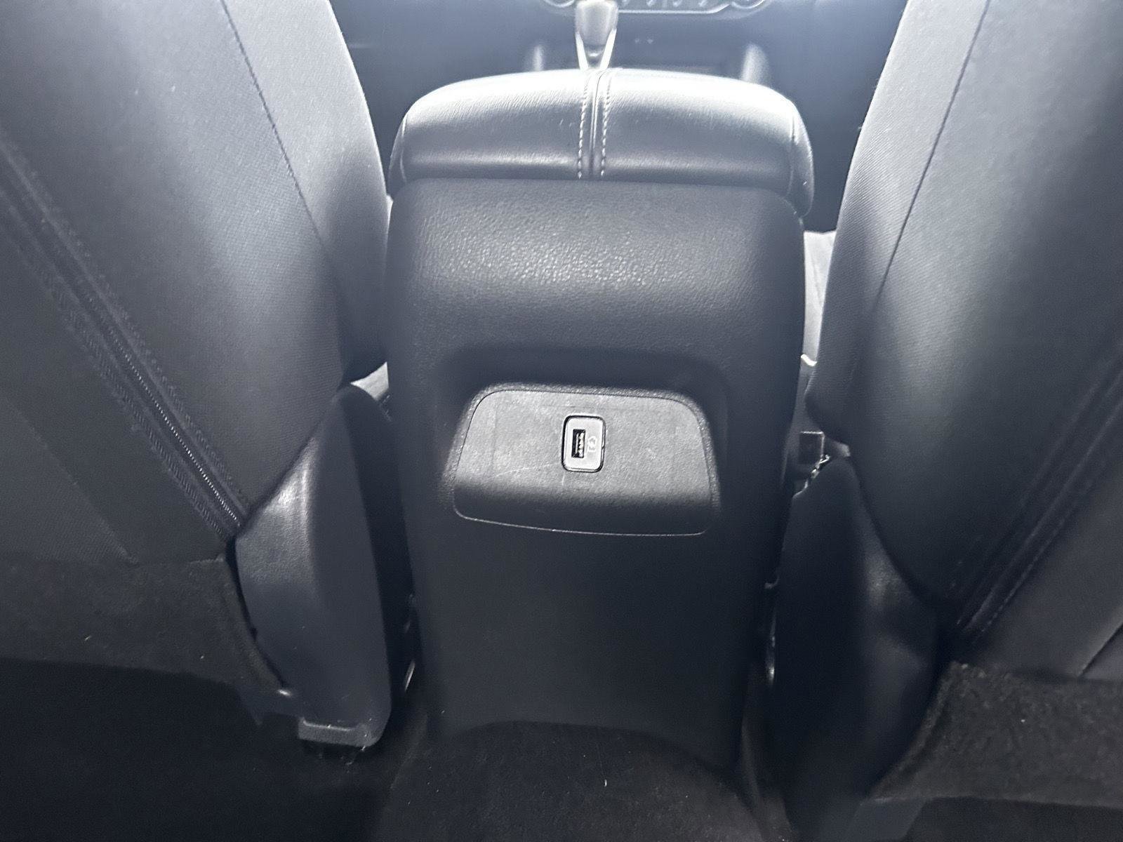 Used 2025 Nissan Sentra SV image 16