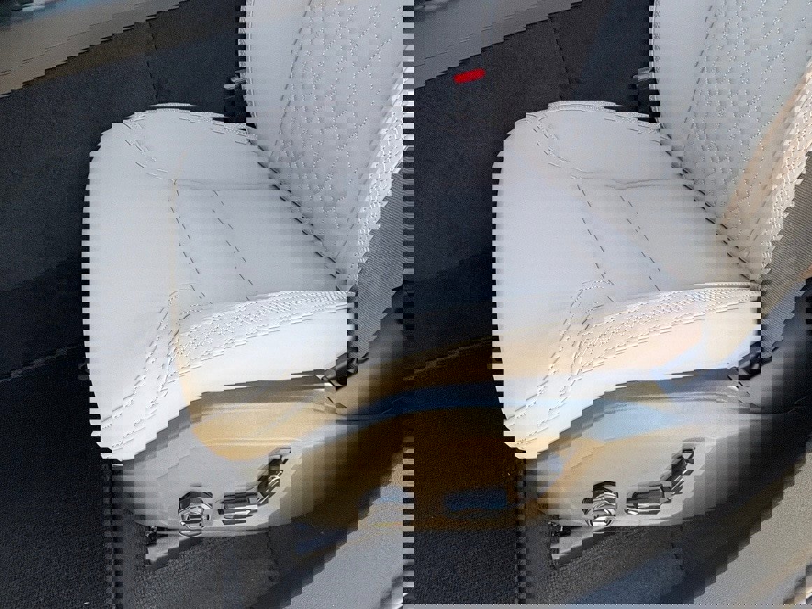 New 2026 Volvo XC60 B5 Plus w/ Protection Package Premier image 18