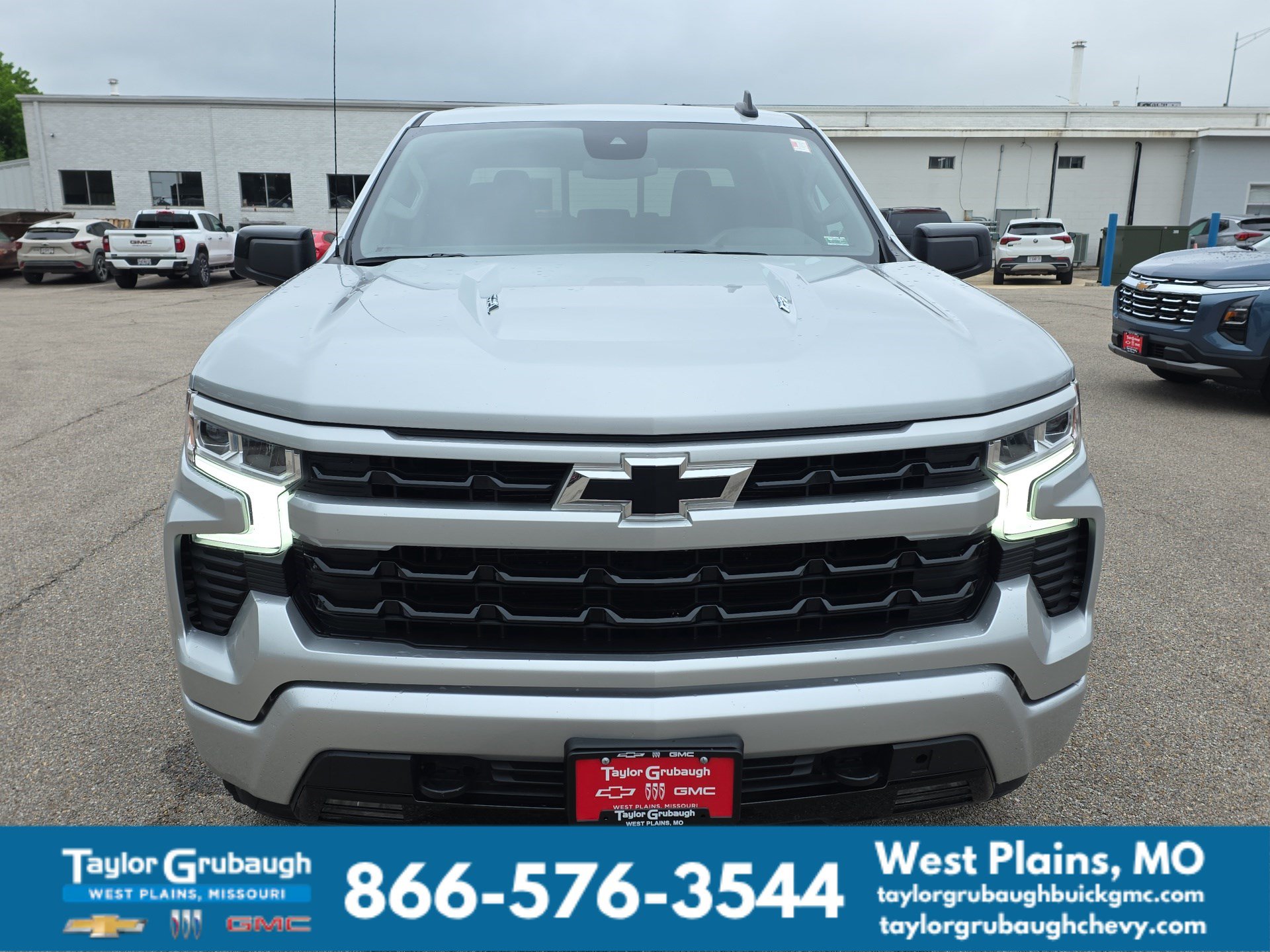 Used 2022 Chevrolet Silverado 1500 RST w/ Convenience Package II AWD/4WD image 3