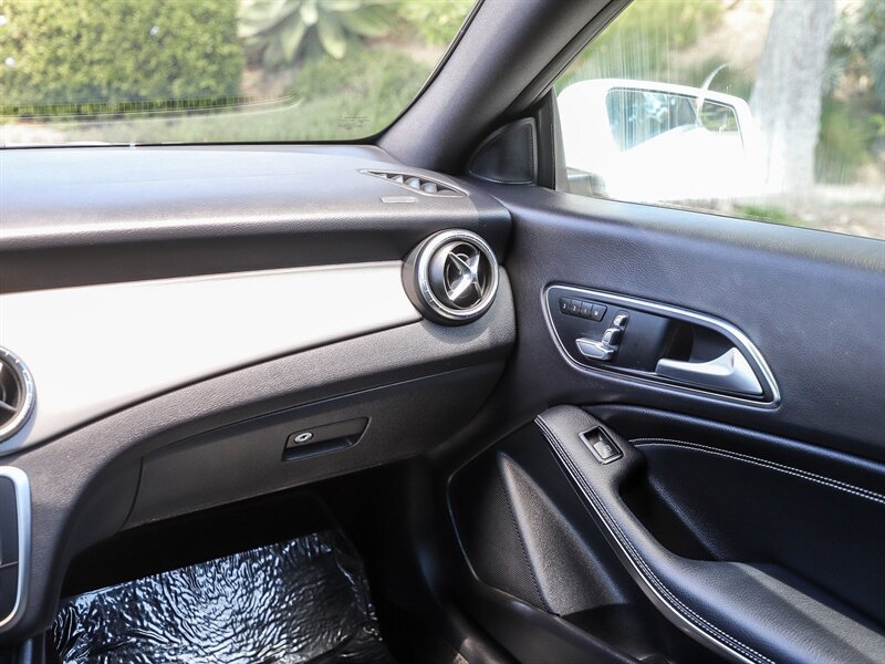 Used 2019 Mercedes-Benz CLA 250 image 21