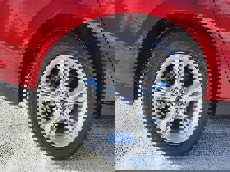 Used 2012 Ford Focus SE w/ SE Sport Pkg image 31