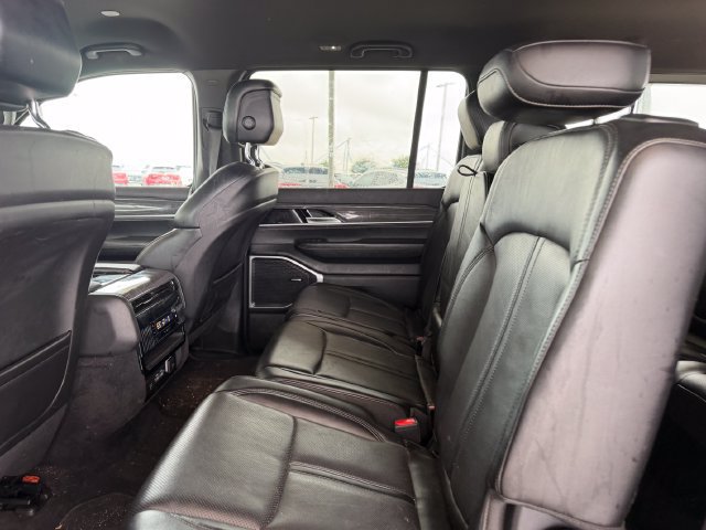Used 2022 Jeep Wagoneer Series III AWD/4WD image 15