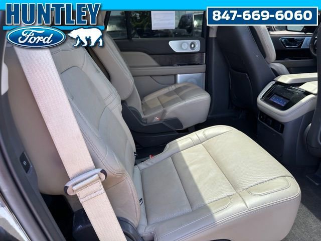 Used 2022 Lincoln Navigator Reserve image 8