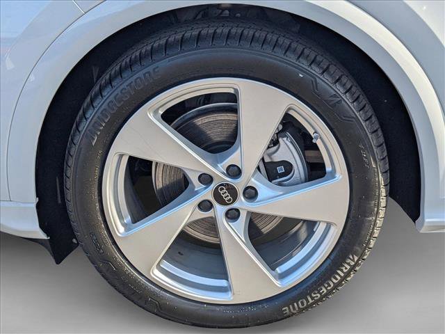 New 2025 Audi Q5 Prestige image 9