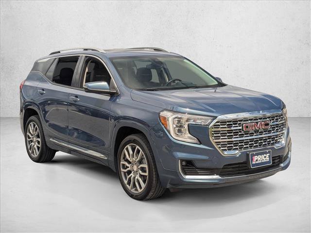 Used 2024 GMC Terrain Denali w/ Denali Premium Package AWD/4WD image 3