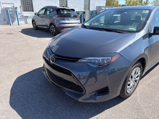 Used 2017 Toyota Corolla LE w/ Carpet Mat Package (TMS) FWD image 3