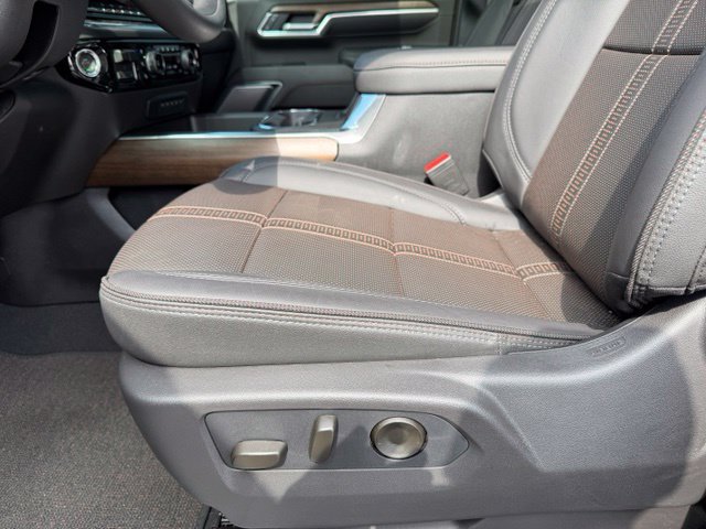 Certified 2026 Chevrolet Silverado 2500 High Country w/ High Country Premium Package AWD/4WD image 26